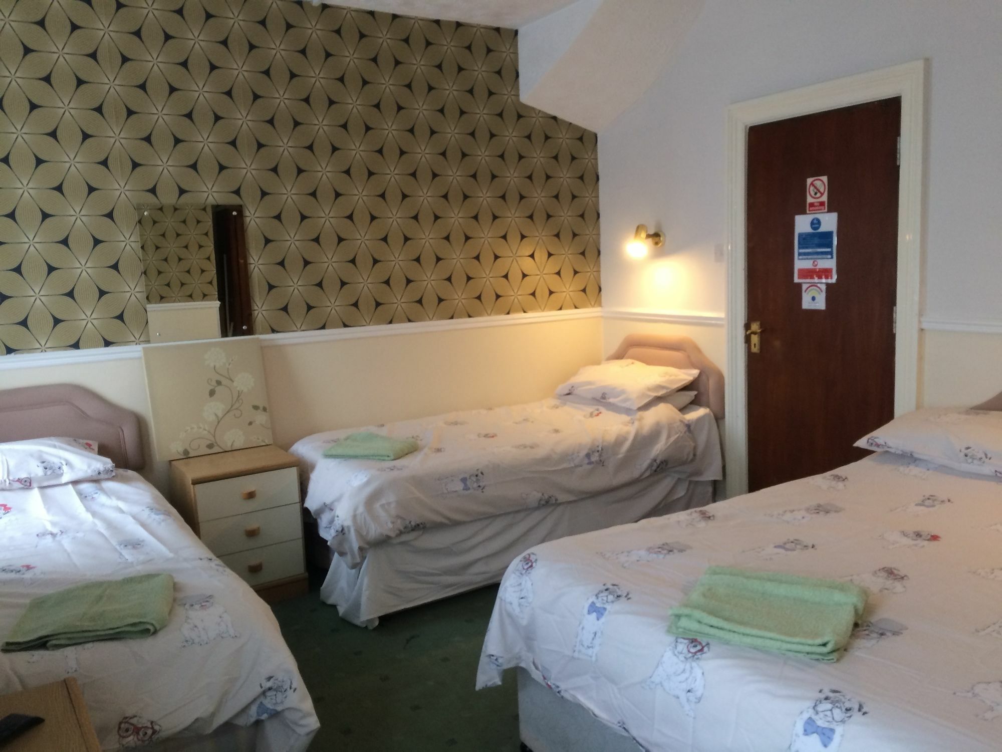 Chatley Court Guest House Bridlington Εξωτερικό φωτογραφία